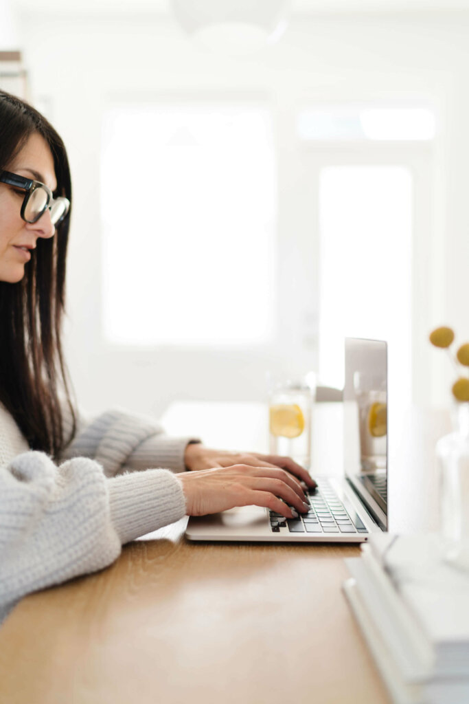 Interior Designer Connecting Convertkit To Wordpress Website At Home Office.